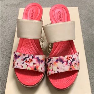 Tan flower wedge crocs